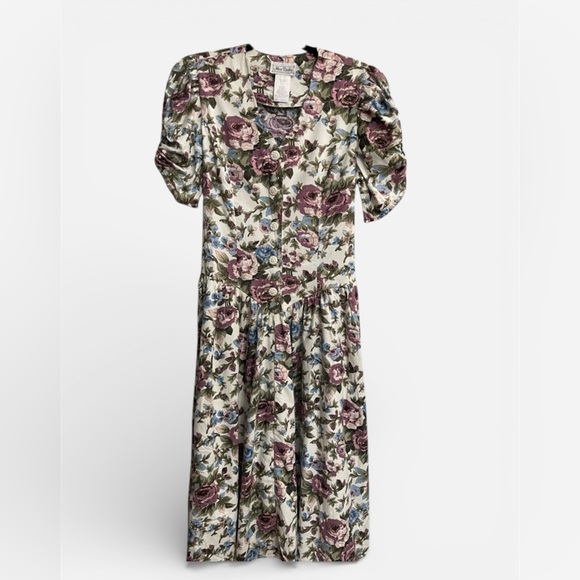 Miss Dorby Floral V-Neck Dress - Picture 2 of 4